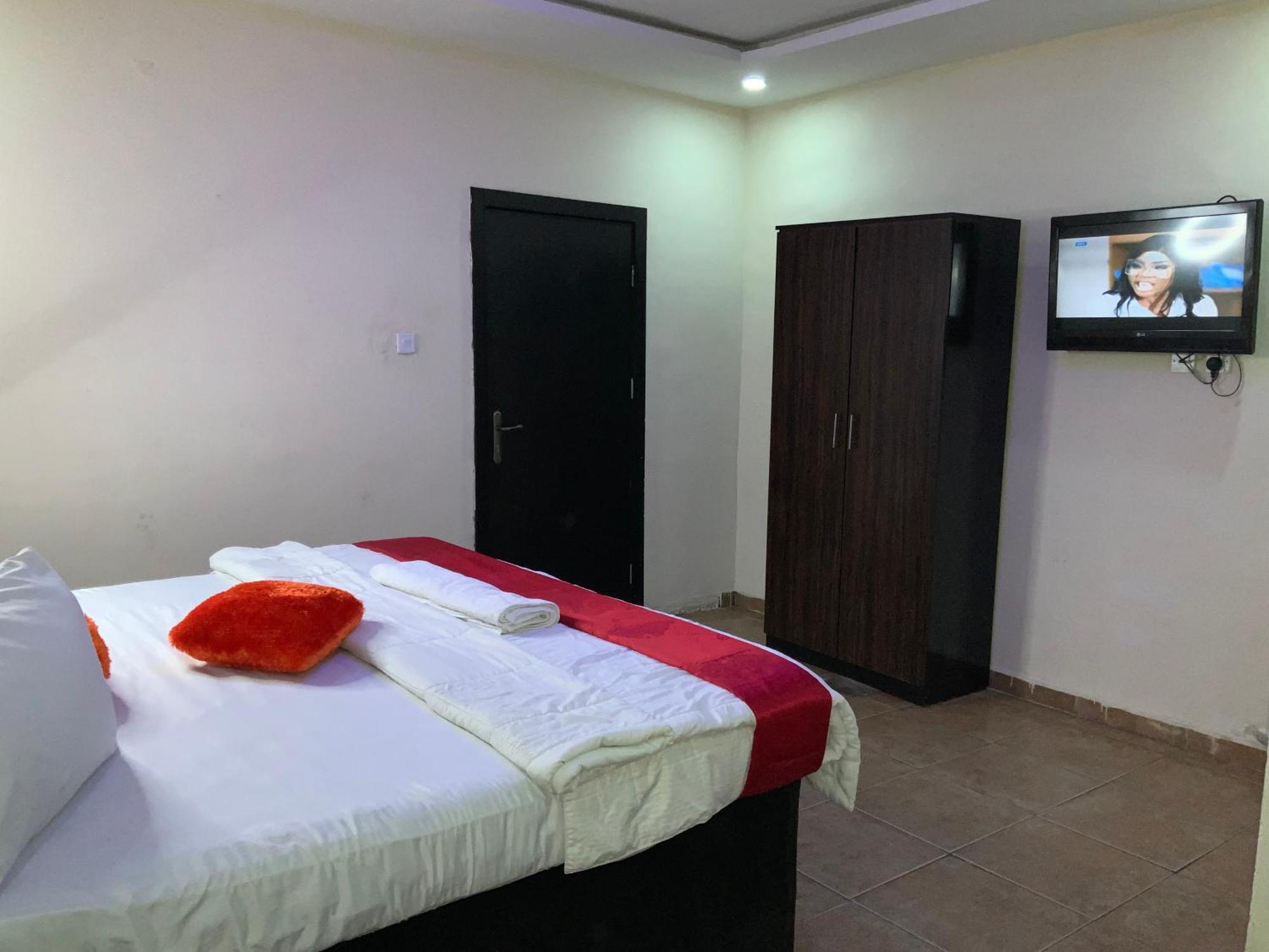 Senators Suites And Towers Hotel Omole Exterior foto